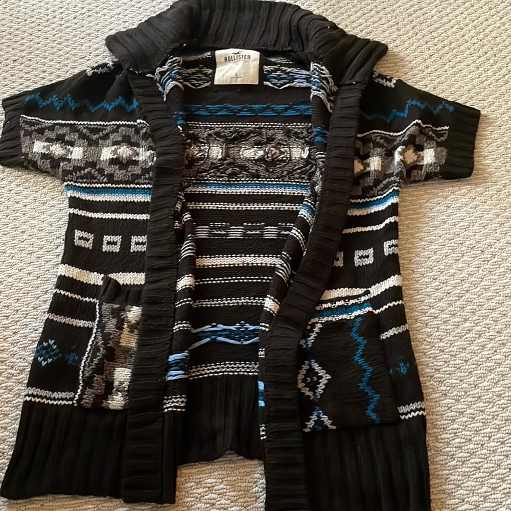 Hollister Short Sleeve Knitted with Geometric Patterns